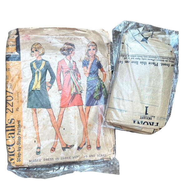 Vintage 1960s McCalls 2207 Sewing Pattern Size Lg 16 A Line Mini Dress & Scarves - Picture 2 of 3